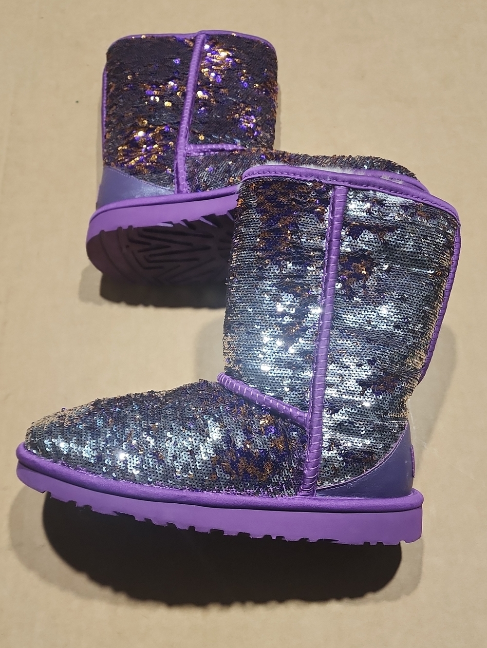 UGG PURPLE Velvet SPARKLES Classic SHORT Sheepskin Lined SEQUIN suede BOOTS  6